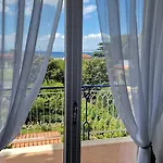 לינה וארוחת בוקר Bellevue